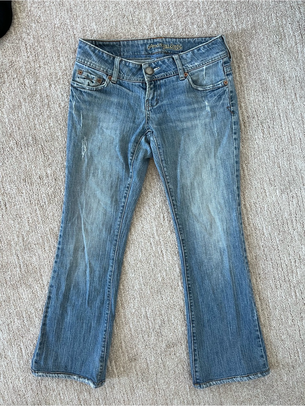 Vintage American Eagle low rise boot leg jean (33 inches at hip)